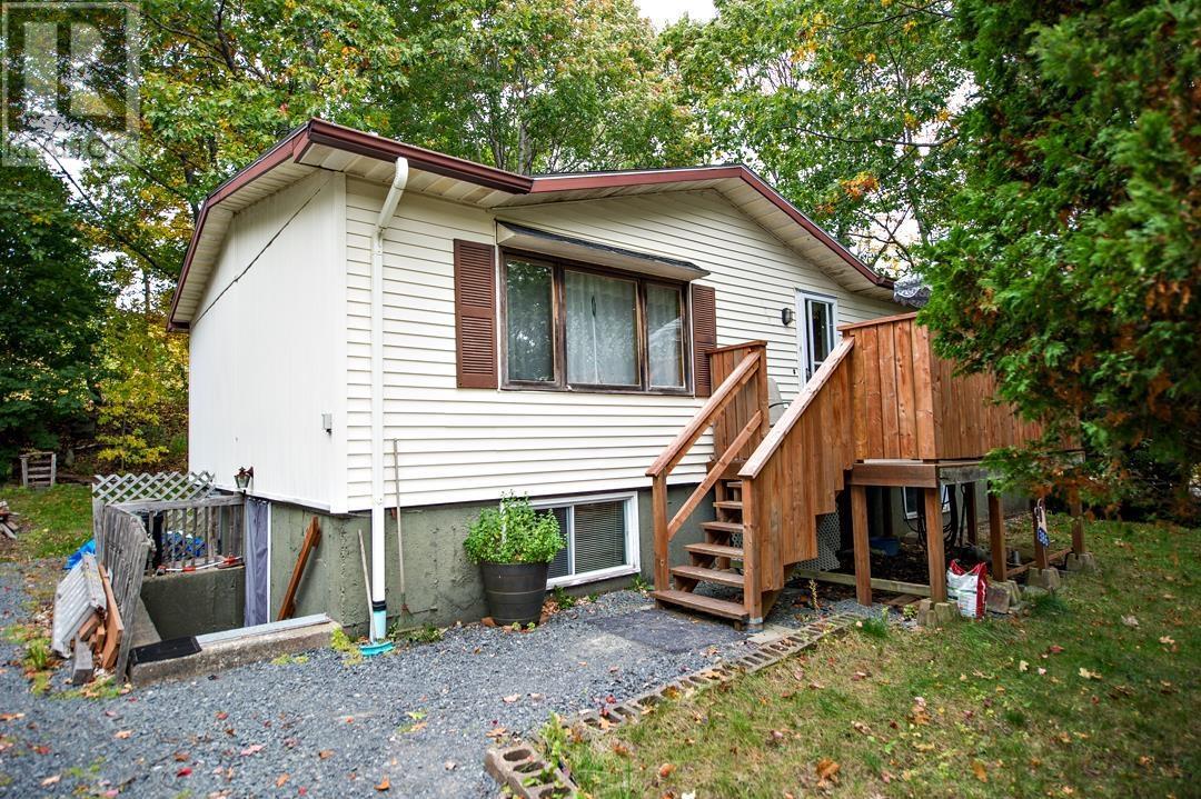 386 Rocky Lake Drive, Bedford, Nova Scotia  B4A 2T5 - Photo 2 - 202526110