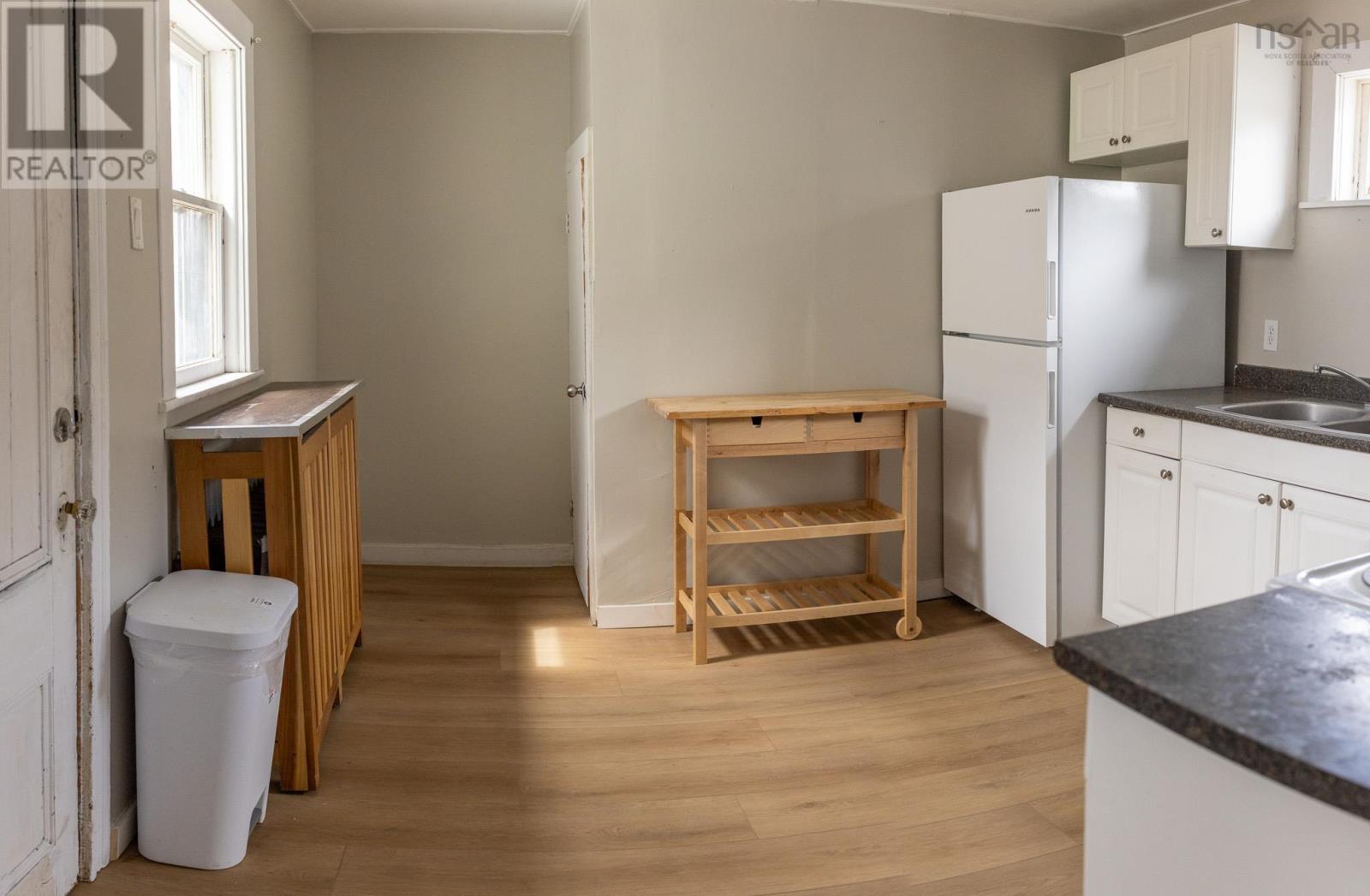 136 Victoria Street, Glace Bay, Nova Scotia  B1A 1Z8 - Photo 5 - 202526154