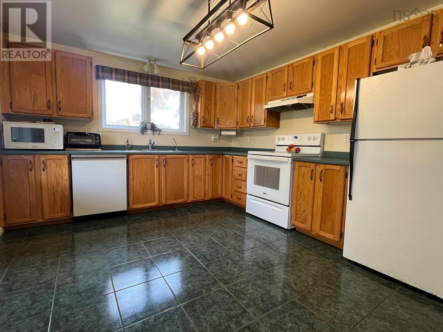 33 Kirk Road, Middle Stewiacke, Nova Scotia  B0N 1C0 - Photo 7 - 202526165