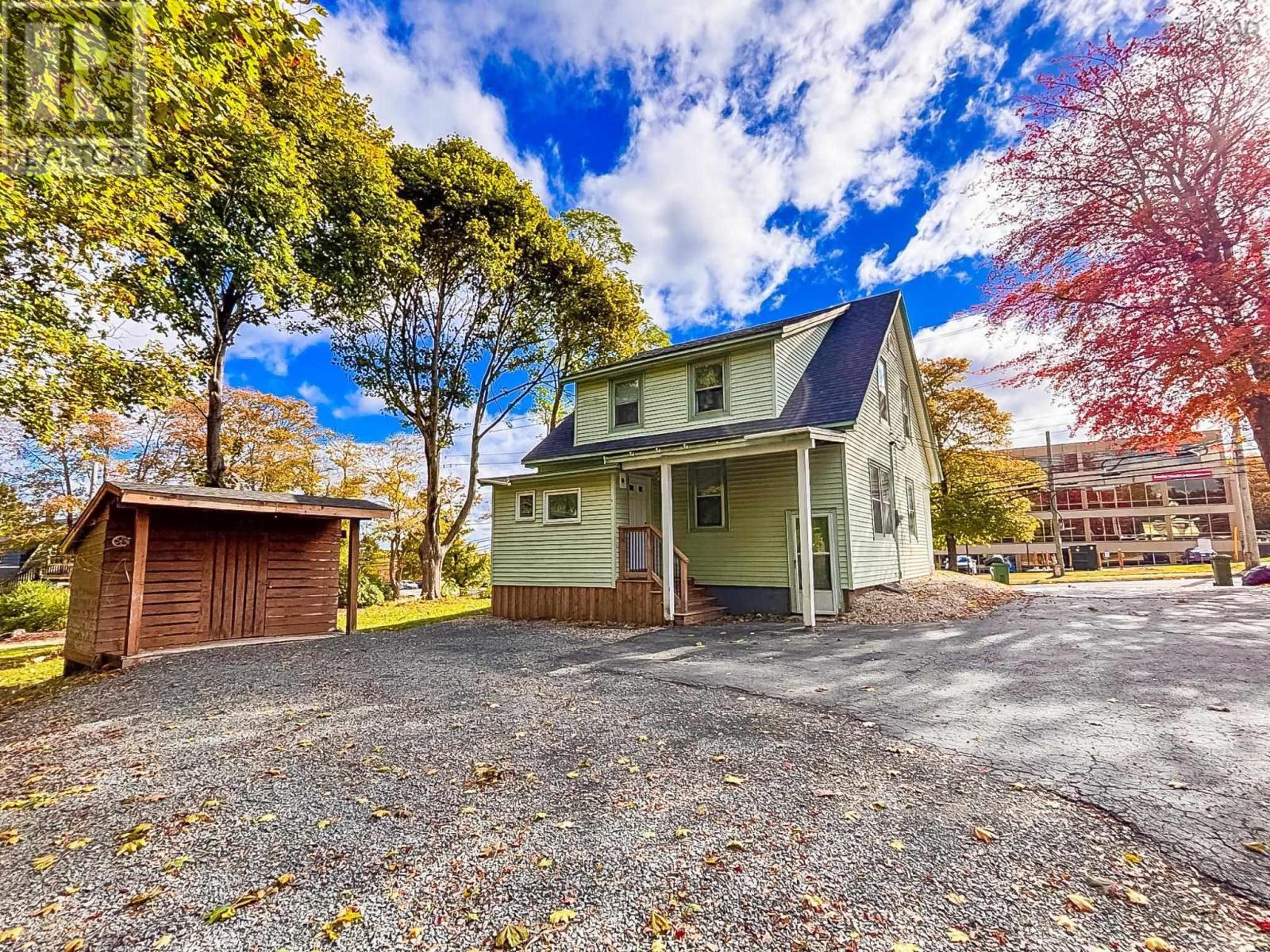 186 Dufferin Street, Bridgewater, Nova Scotia  B4V 2G7 - Photo 4 - 202526249