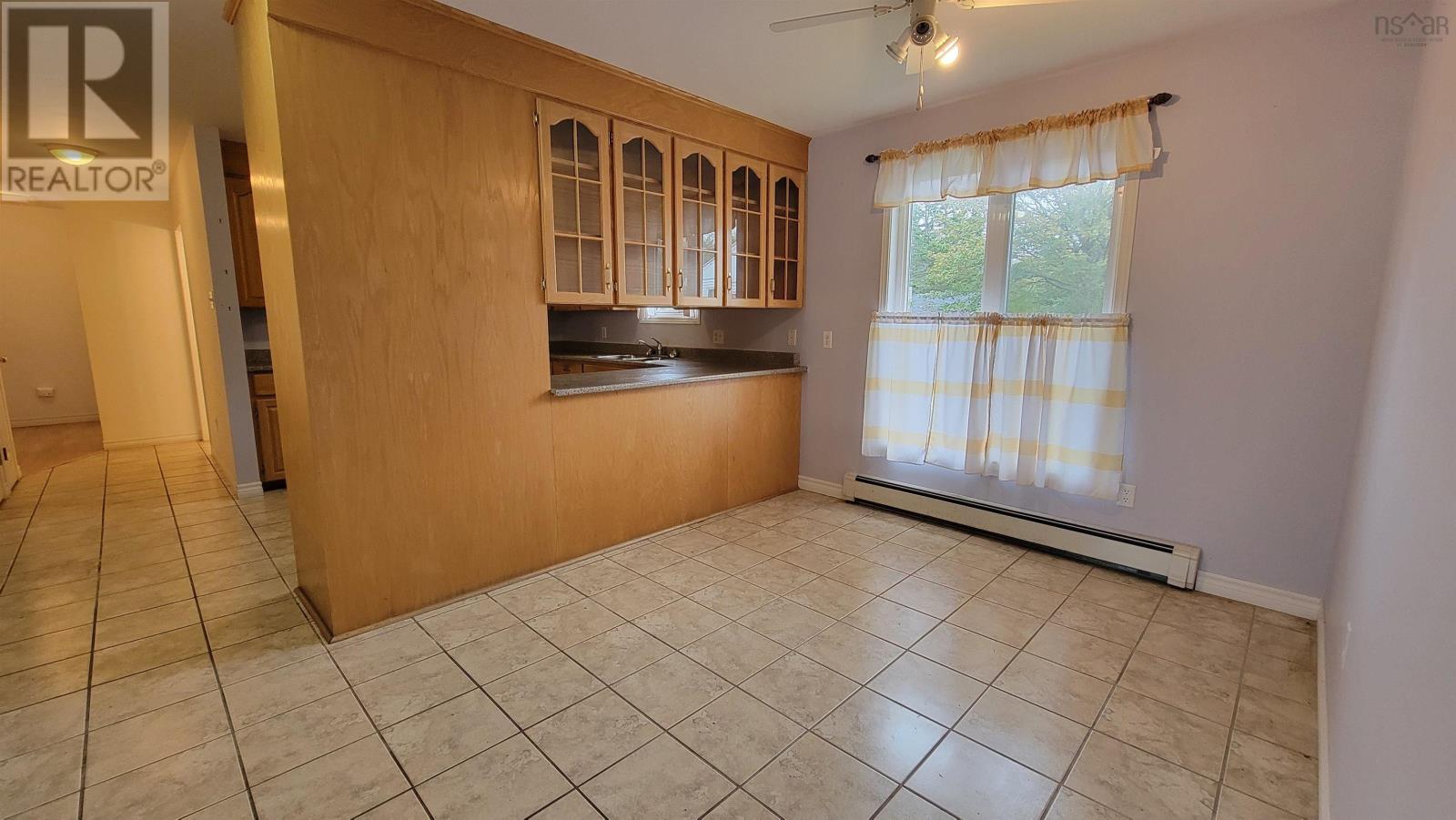 59 Clements Avenue, Yarmouth, Nova Scotia  B5A 2L8 - Photo 8 - 202526252