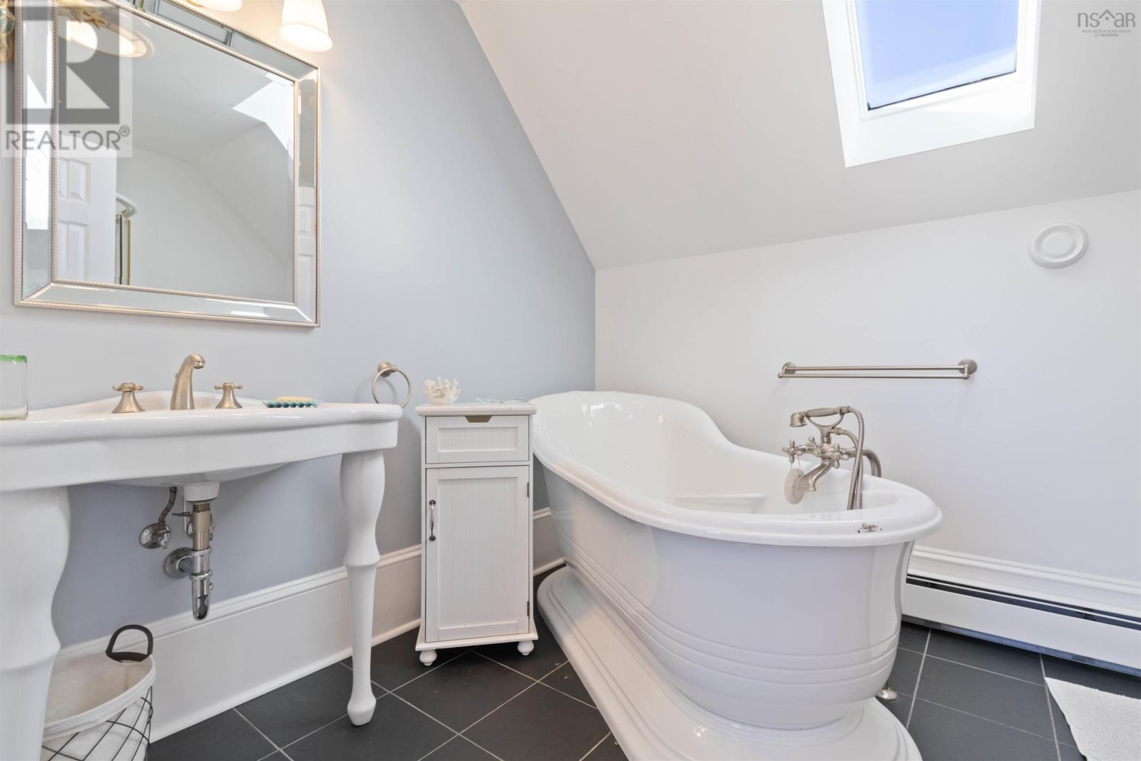 157 The Point Road, Blue Rocks, Nova Scotia  B0J 2C0 - Photo 30 - 202526323