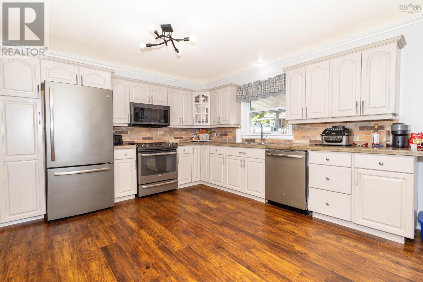 56 Holic Avenue, North Sydney, Nova Scotia  B2A 3R8 - Photo 16 - 202526382