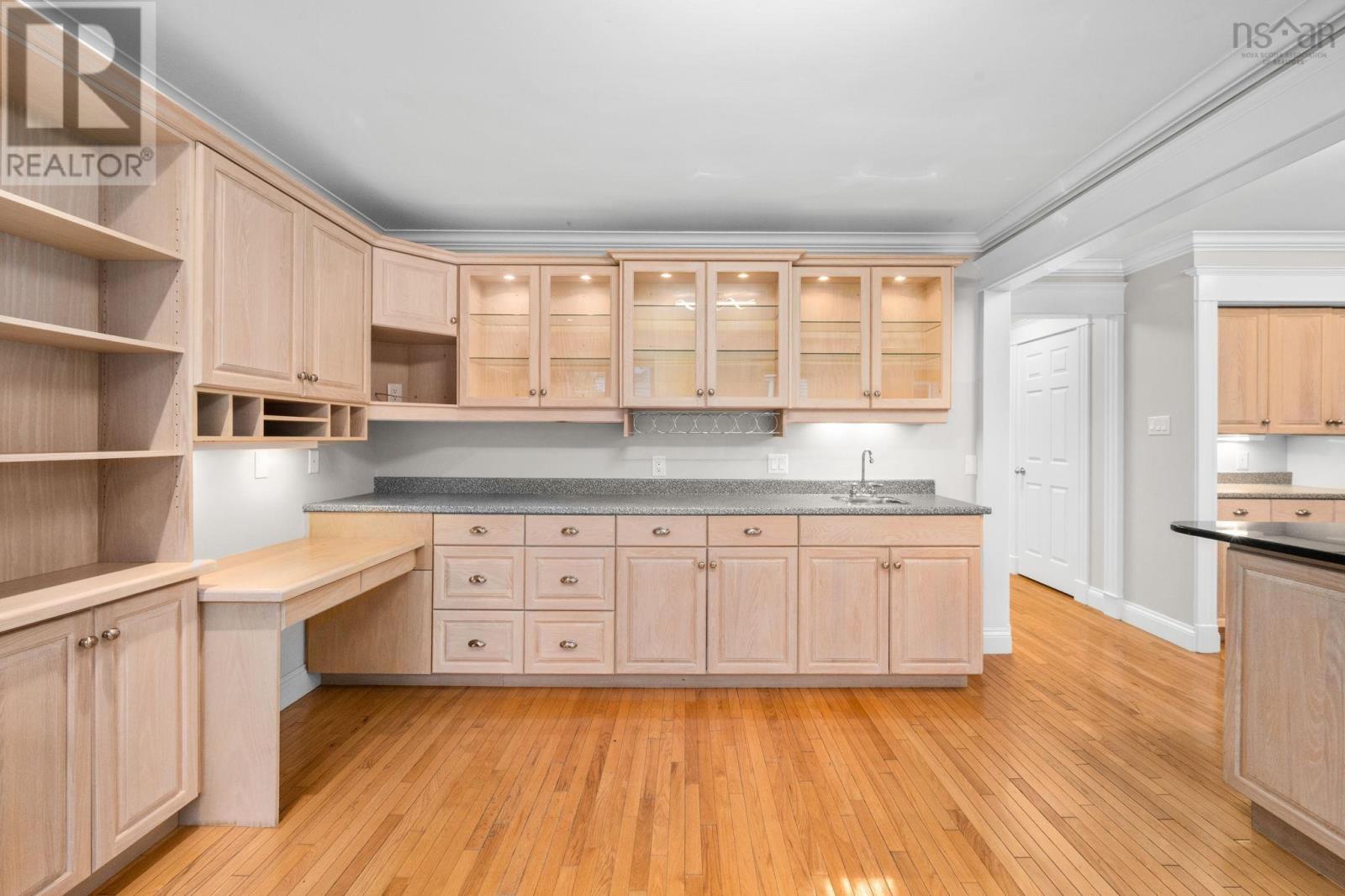 916 Young Avenue, Halifax, Nova Scotia  B3H 2W1 - Photo 12 - 202526388