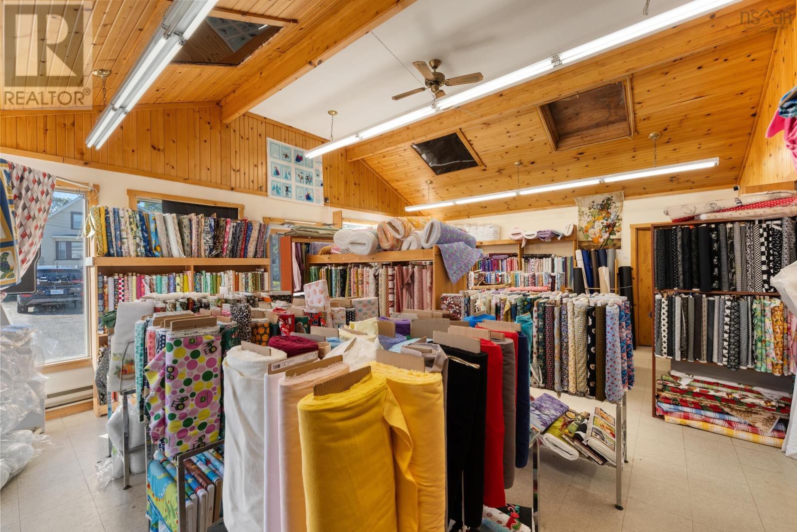 610 Main Street, Yarmouth, Nova Scotia  B5A 1J9 - Photo 2 - 202526416