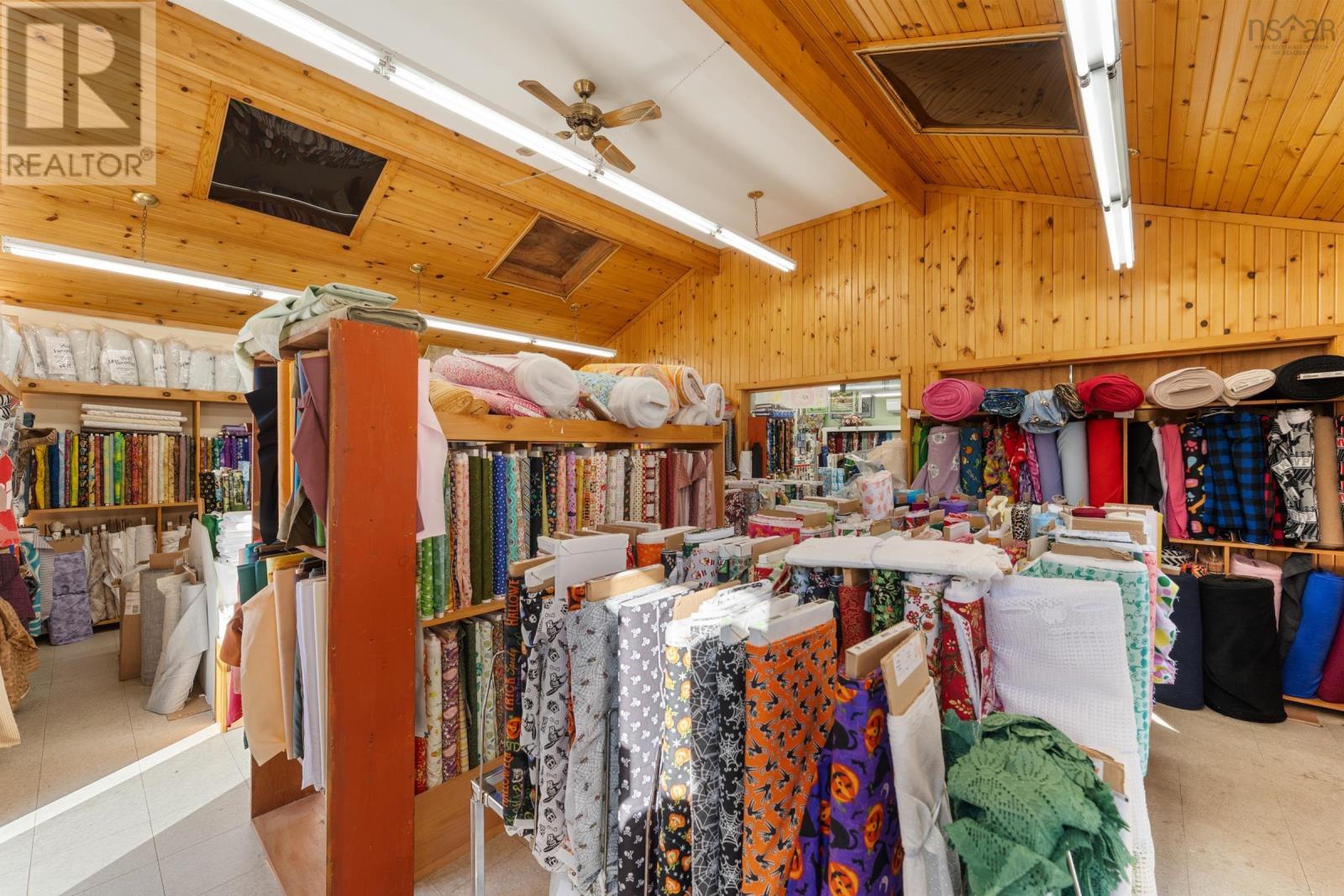 610 Main Street, Yarmouth, Nova Scotia  B5A 1J9 - Photo 3 - 202526416