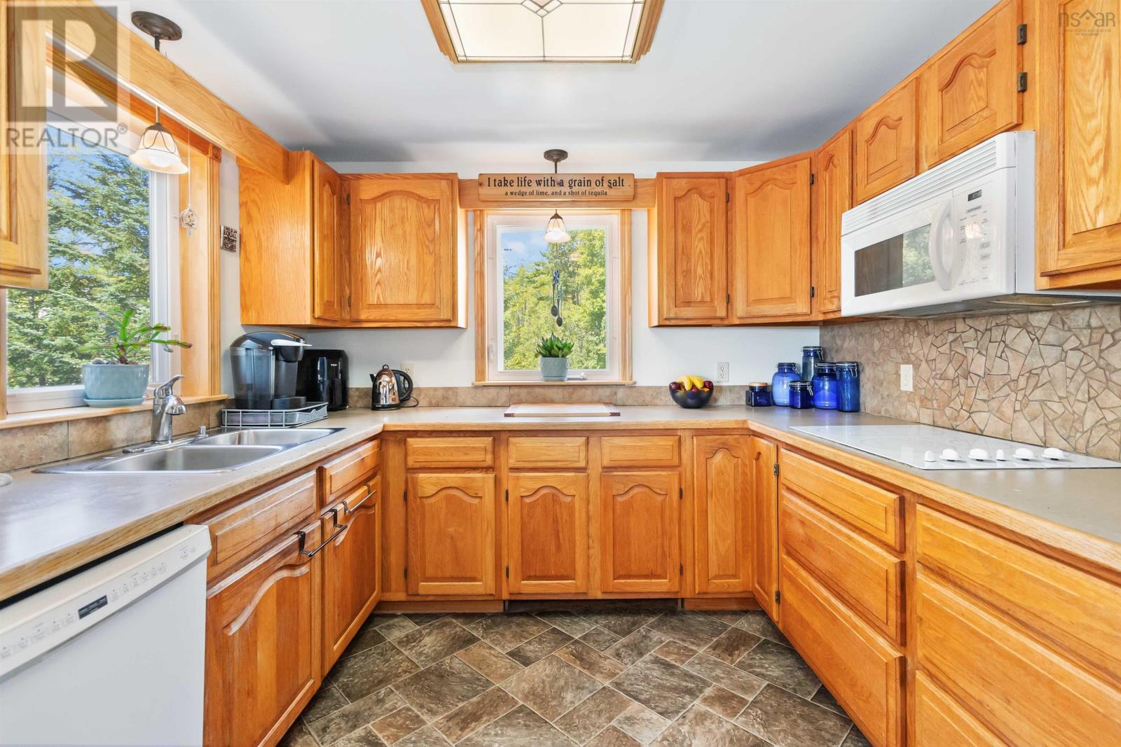 187 Hartz Point Road, Shelburne, Nova Scotia  B0T 1W0 - Photo 18 - 202526445