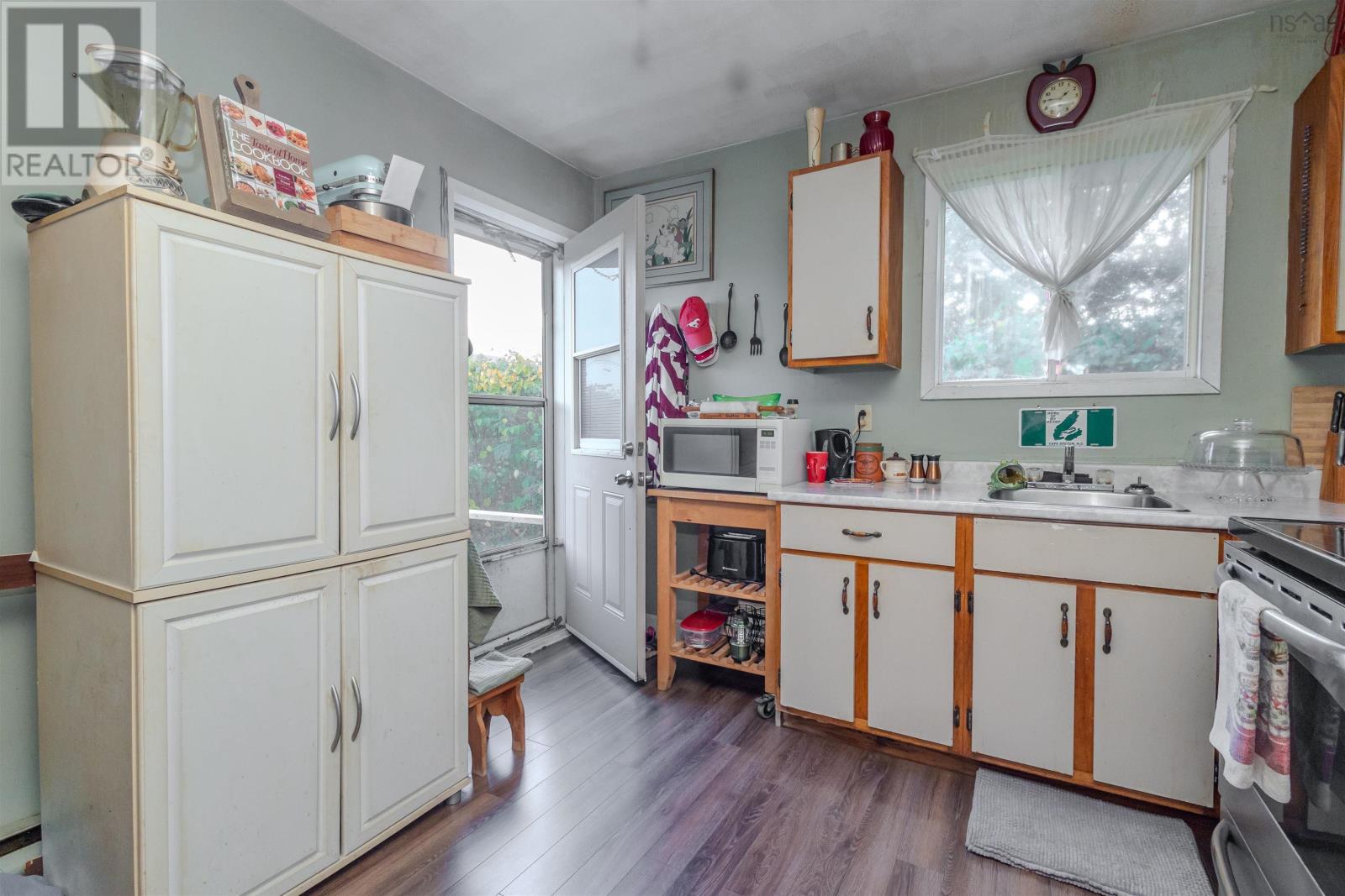 19 Holland Street, Reserve Mines, Nova Scotia  B1E 1C2 - Photo 20 - 202526458