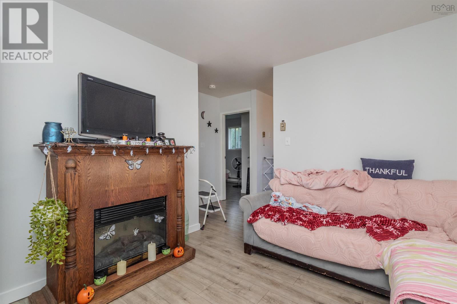 19 Holland Street, Reserve Mines, Nova Scotia  B1E 1C2 - Photo 3 - 202526458