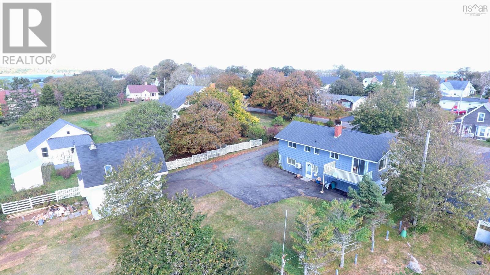 41 Howe Street, Lockeport, Nova Scotia  B0T 1L0 - Photo 9 - 202526582