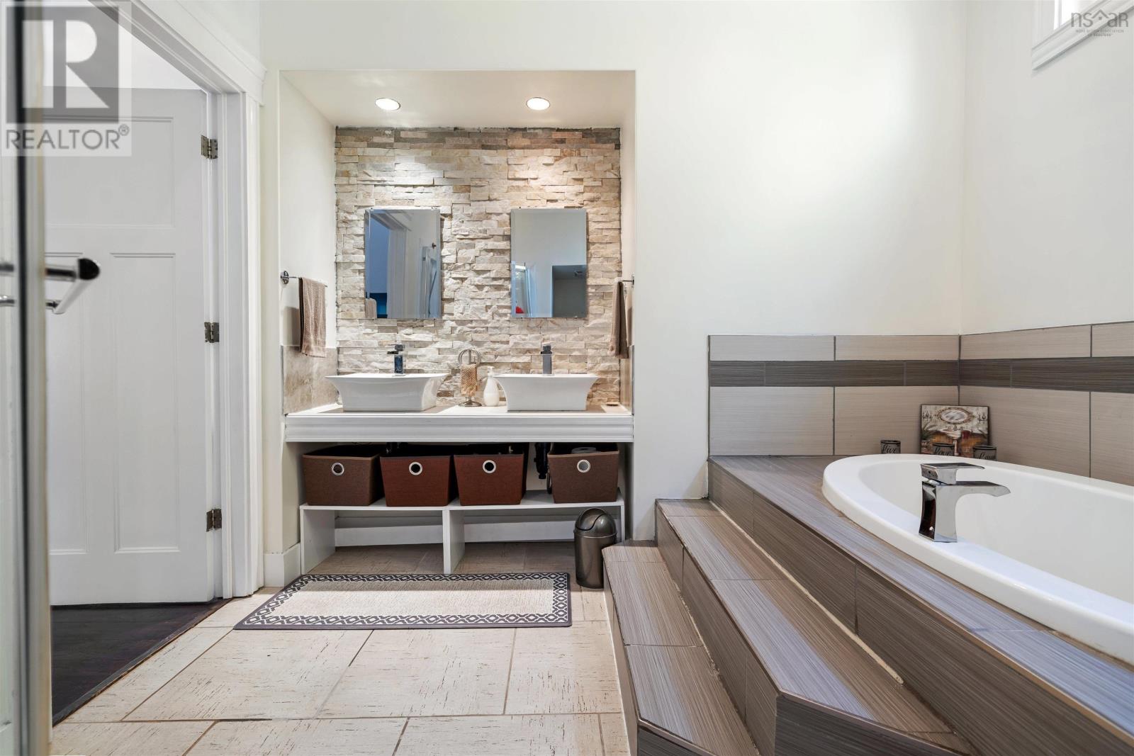 208 Pleasant Street, Truro, Nova Scotia  B2N 3S8 - Photo 18 - 202526659