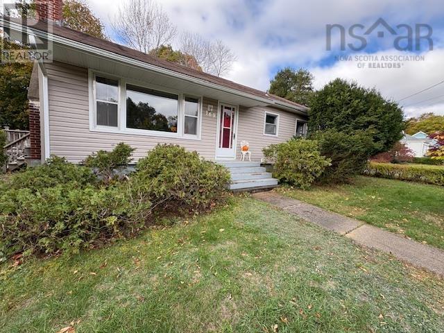 169 Crescent Street, Bridgewater, Nova Scotia  B4V 1L1 - Photo 2 - 202526697