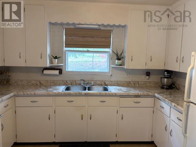 169 Crescent Street, Bridgewater, Nova Scotia  B4V 1L1 - Photo 6 - 202526697