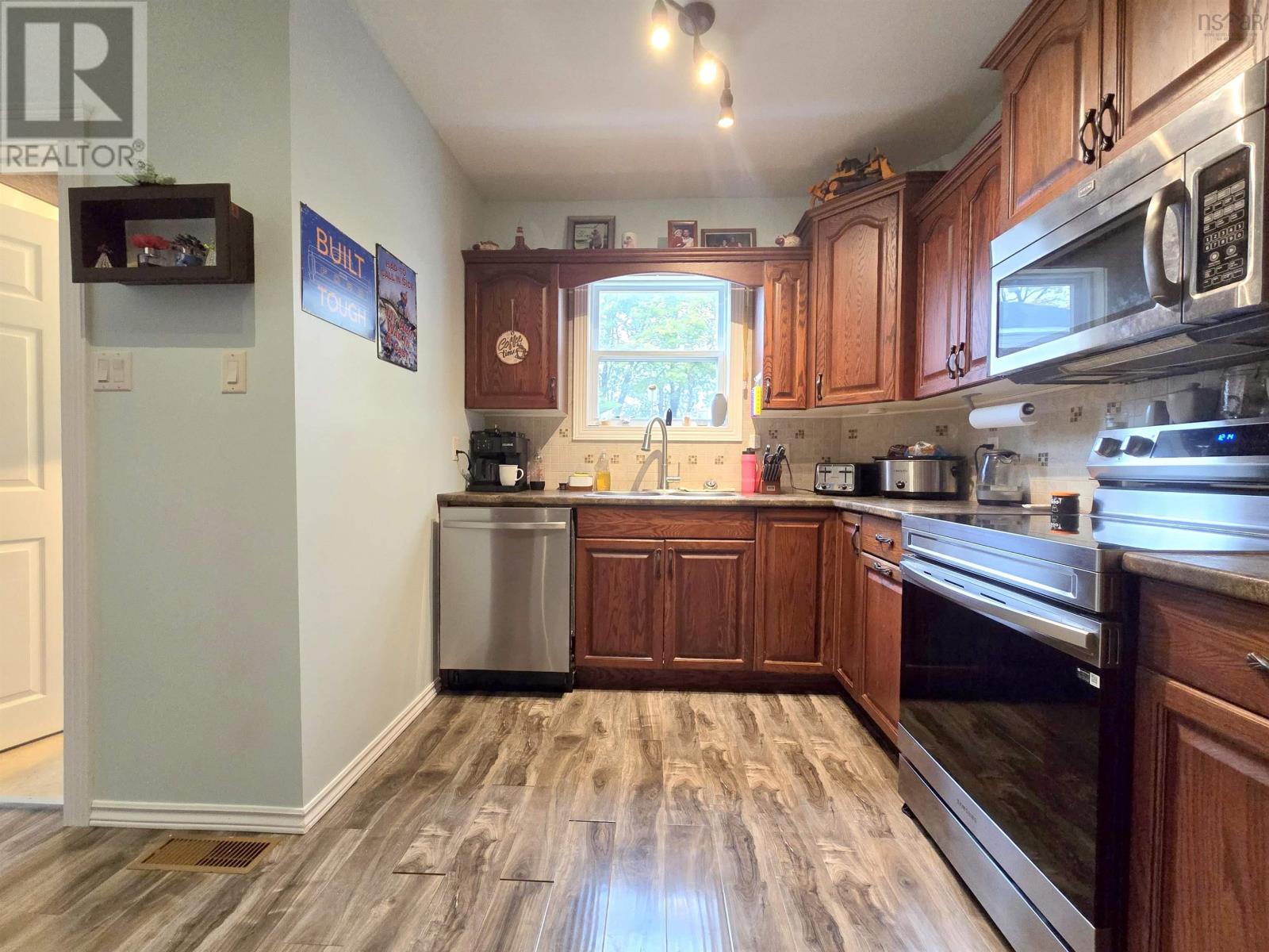 62 West Pleasant Street, Amherst, Nova Scotia  B4H 1E8 - Photo 12 - 202526811