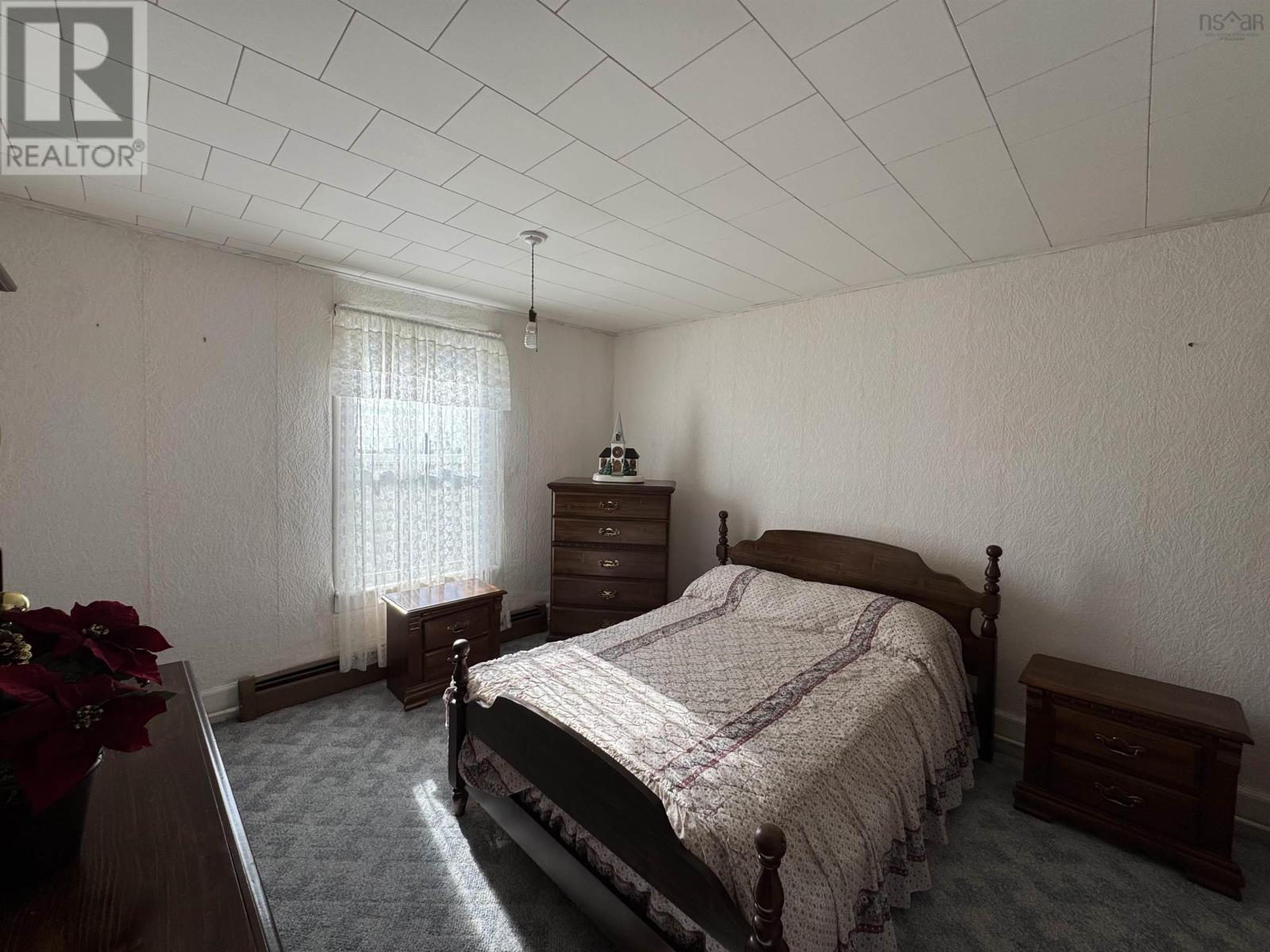 37 Kent Street, Louisbourg, Nova Scotia  B1C 1G2 - Photo 11 - 202527052