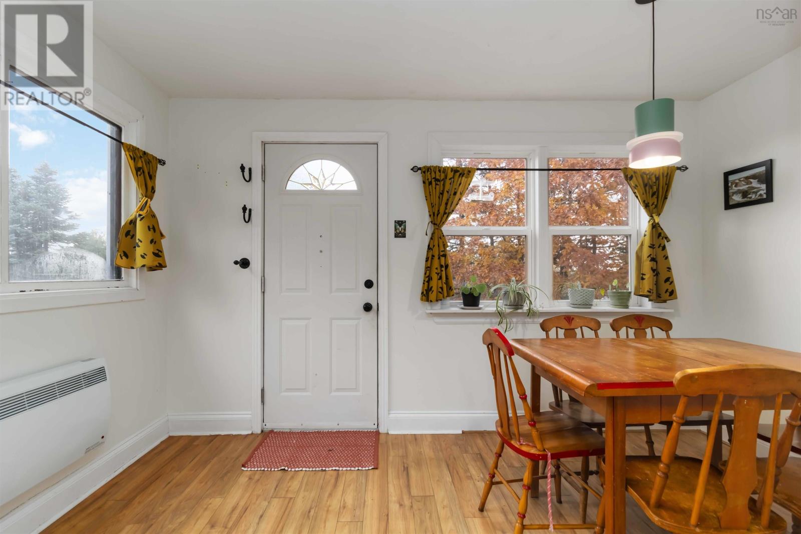 379 Bissett Road, Cole Harbour, Nova Scotia  B2V 2T2 - Photo 4 - 202527098