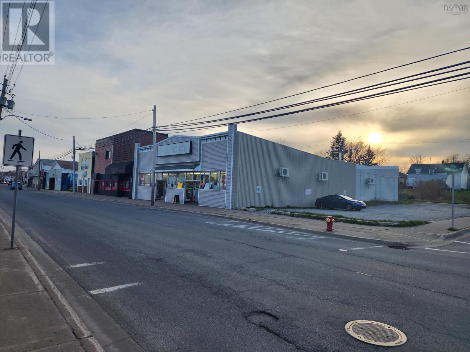 238 Commercial, North Sydney, Nova Scotia  B2A 1B7 - Photo 2 - 202527132