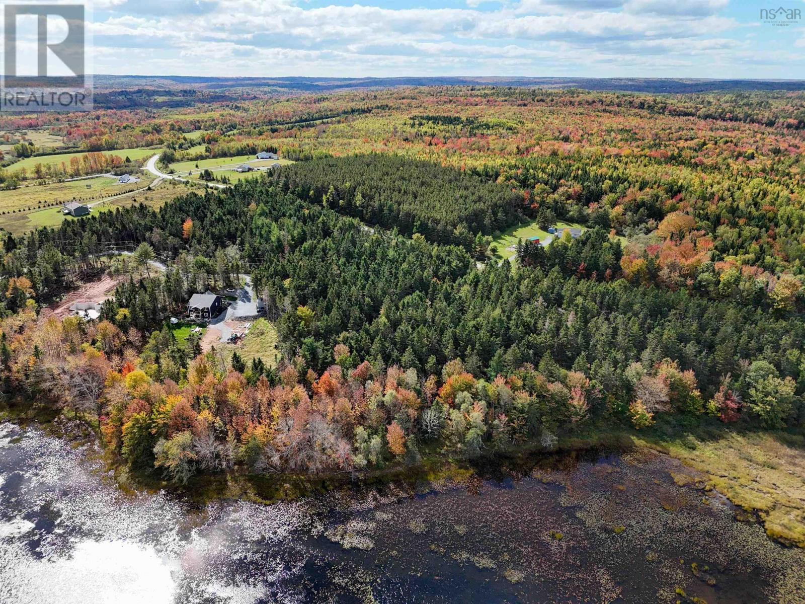 994 Lake Egmont Road, Lake Egmont, Nova Scotia  B0N 1Y0 - Photo 4 - 202527302