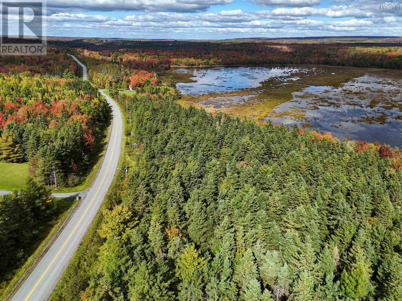 998 Lake Egmont Road, Lake Egmont, Nova Scotia  B0N 1Y0 - Photo 12 - 202527303