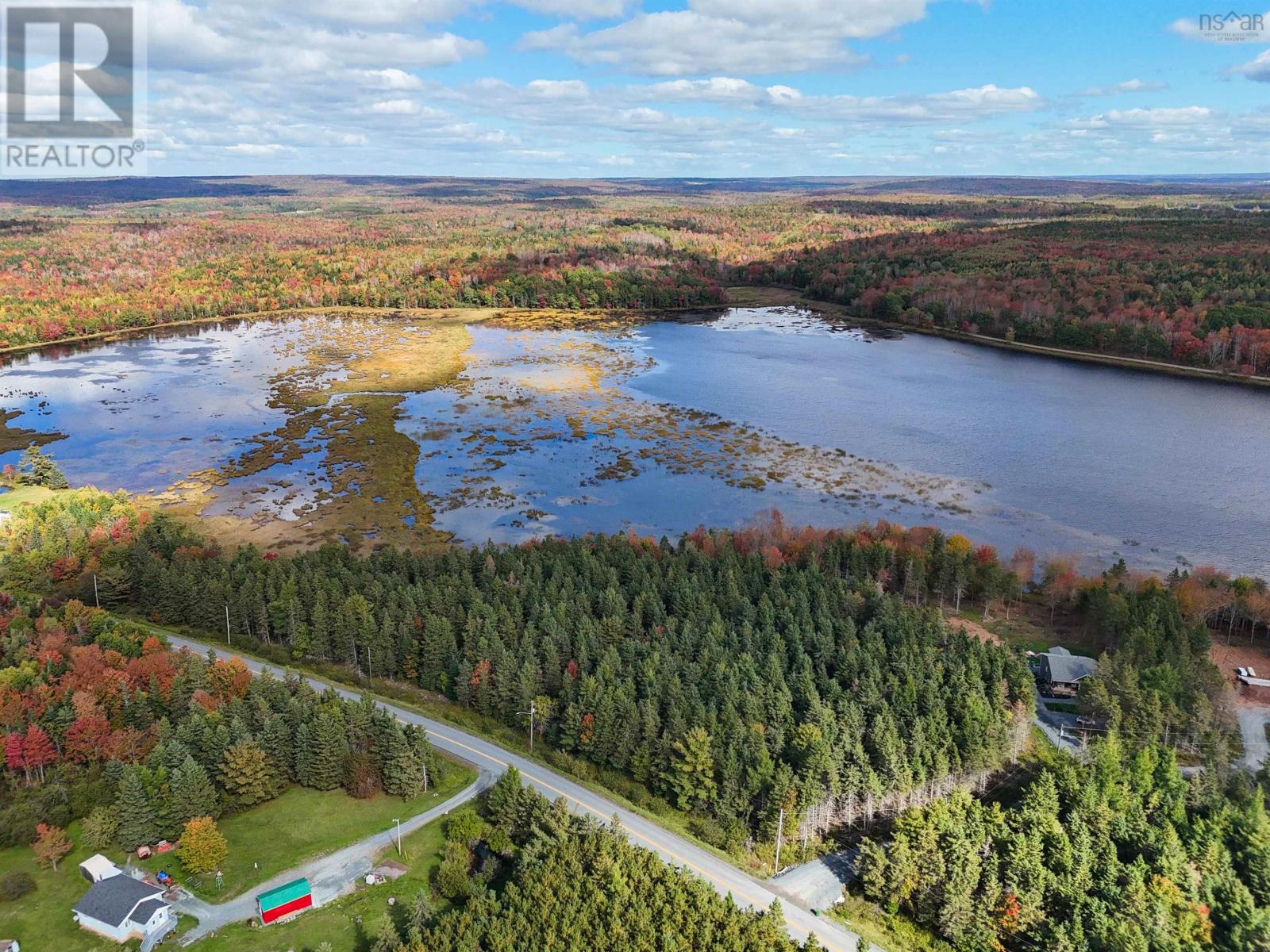 998 Lake Egmont Road, Lake Egmont, Nova Scotia  B0N 1Y0 - Photo 2 - 202527303