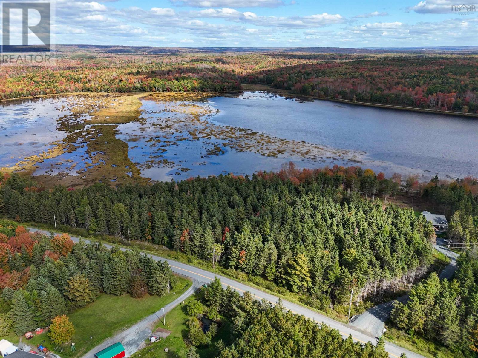 998 Lake Egmont Road, Lake Egmont, Nova Scotia  B0N 1Y0 - Photo 4 - 202527303