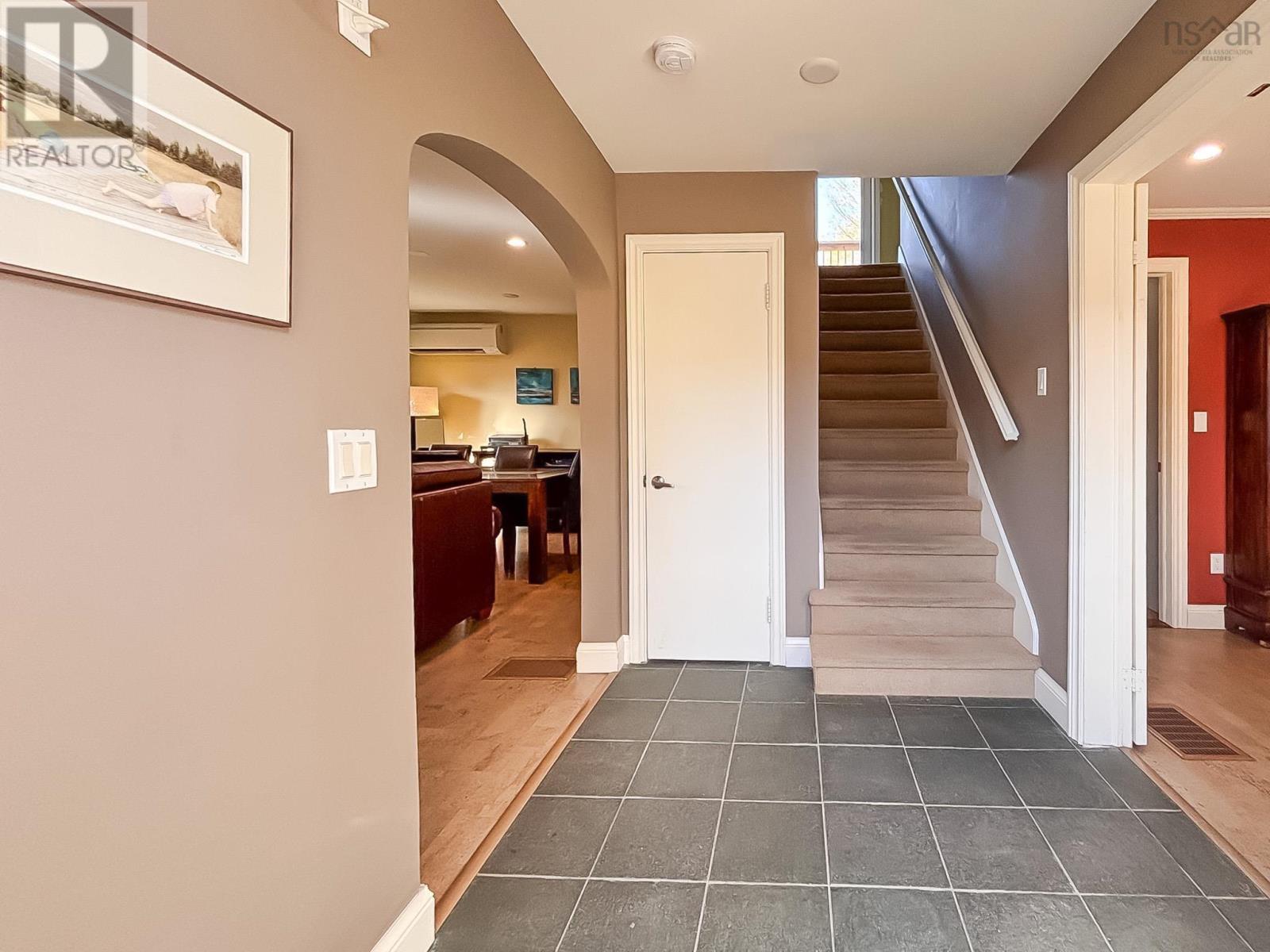 180 Dufferin Street, Bridgewater, Nova Scotia  B4V 2G7 - Photo 7 - 202527381