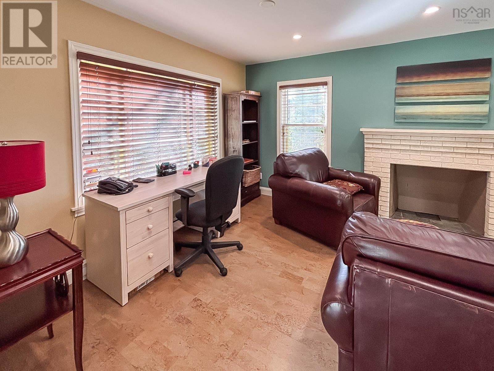 180 Dufferin Street, Bridgewater, Nova Scotia  B4V 2G7 - Photo 9 - 202527381