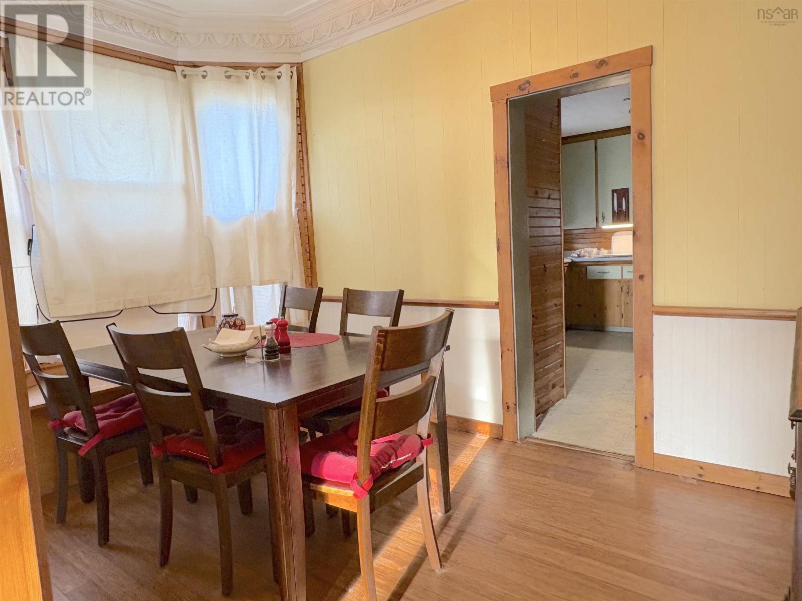 142 Mowatt Street, Shelburne, Nova Scotia  B0T 1W0 - Photo 6 - 202527448