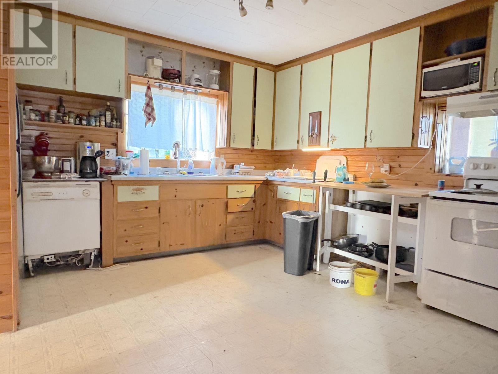 142 Mowatt Street, Shelburne, Nova Scotia  B0T 1W0 - Photo 7 - 202527448