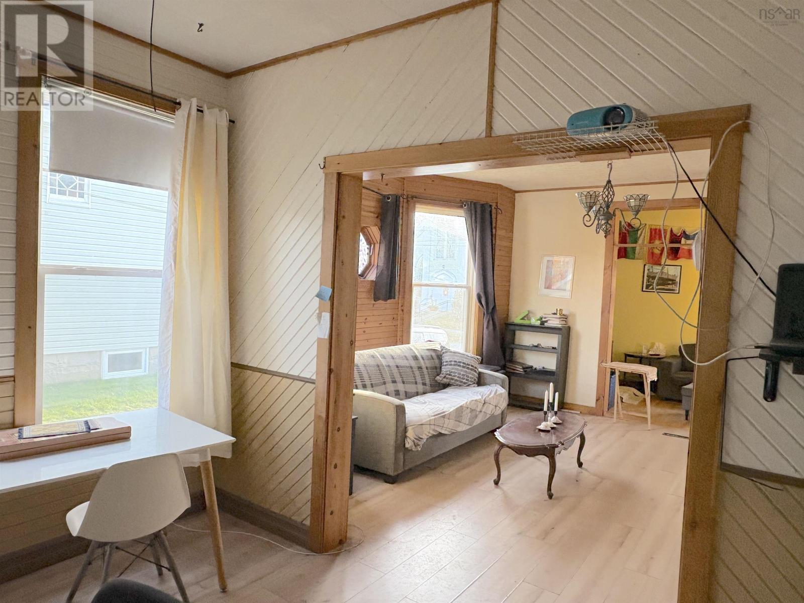 142 Mowatt Street, Shelburne, Nova Scotia  B0T 1W0 - Photo 8 - 202527448