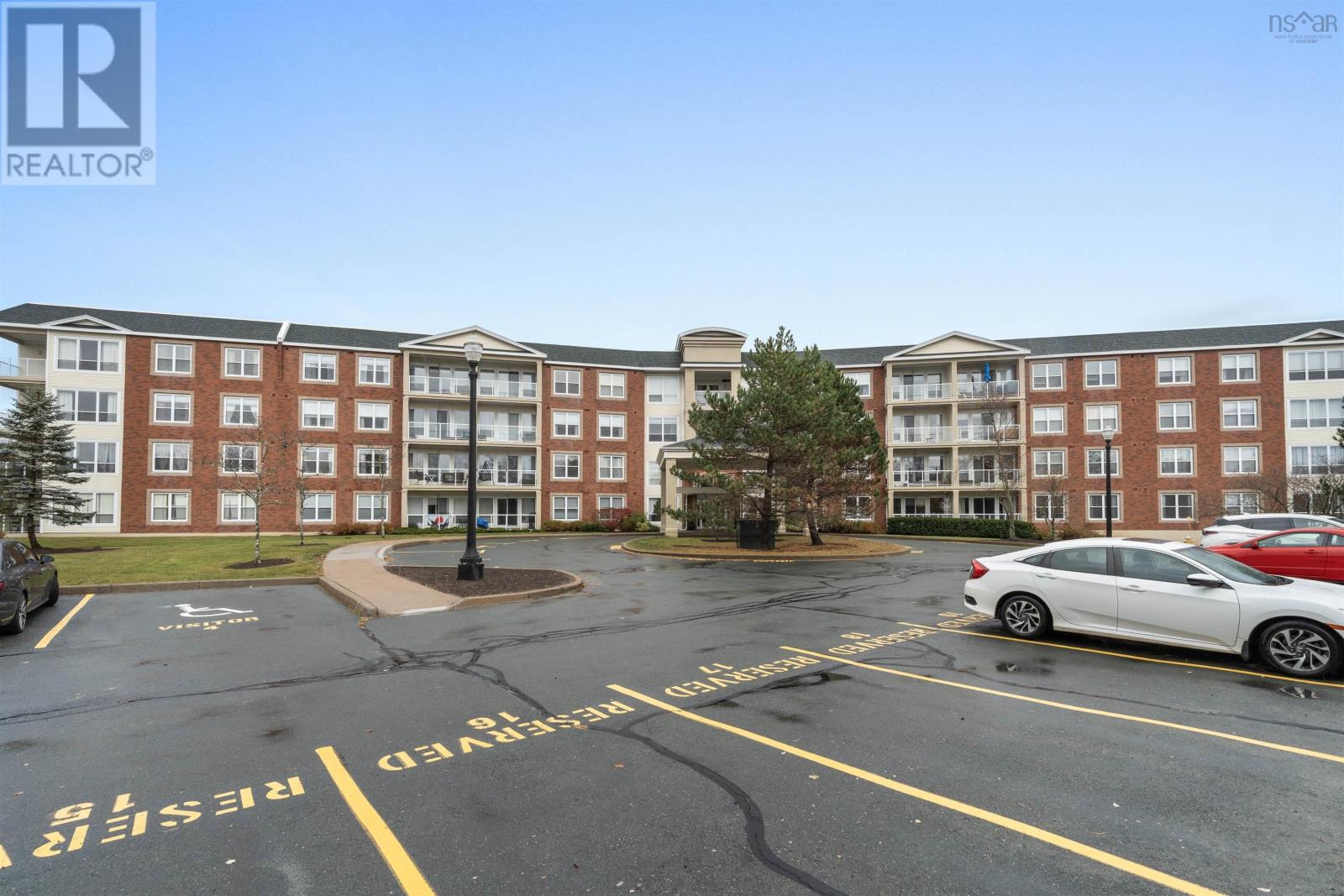 211 52 Whitehall Crescent, Dartmouth, Nova Scotia  B2W 6P7 - Photo 2 - 202527509