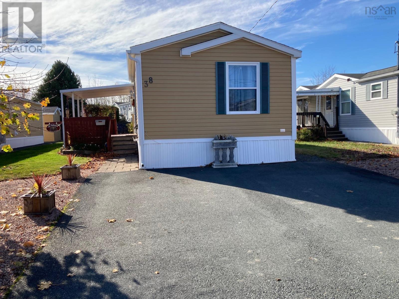 38 Sherbrooke Avenue, bridgewater, Nova Scotia