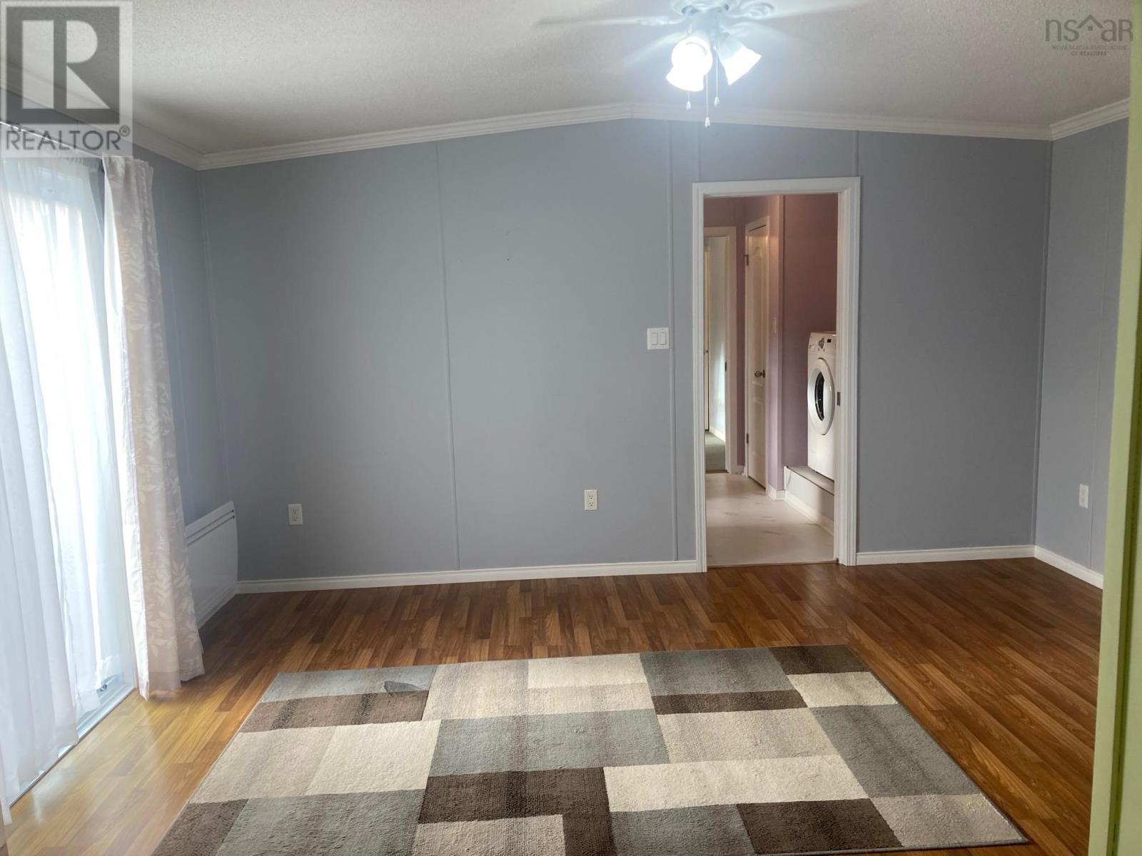 38 Sherbrooke Avenue, Bridgewater, Nova Scotia  B4V 4G1 - Photo 15 - 202527543