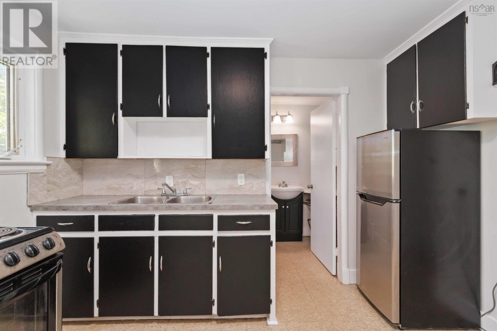 358-360 St Margarets Bay Road, Armdale, Nova Scotia  B3N 1J9 - Photo 8 - 202527574