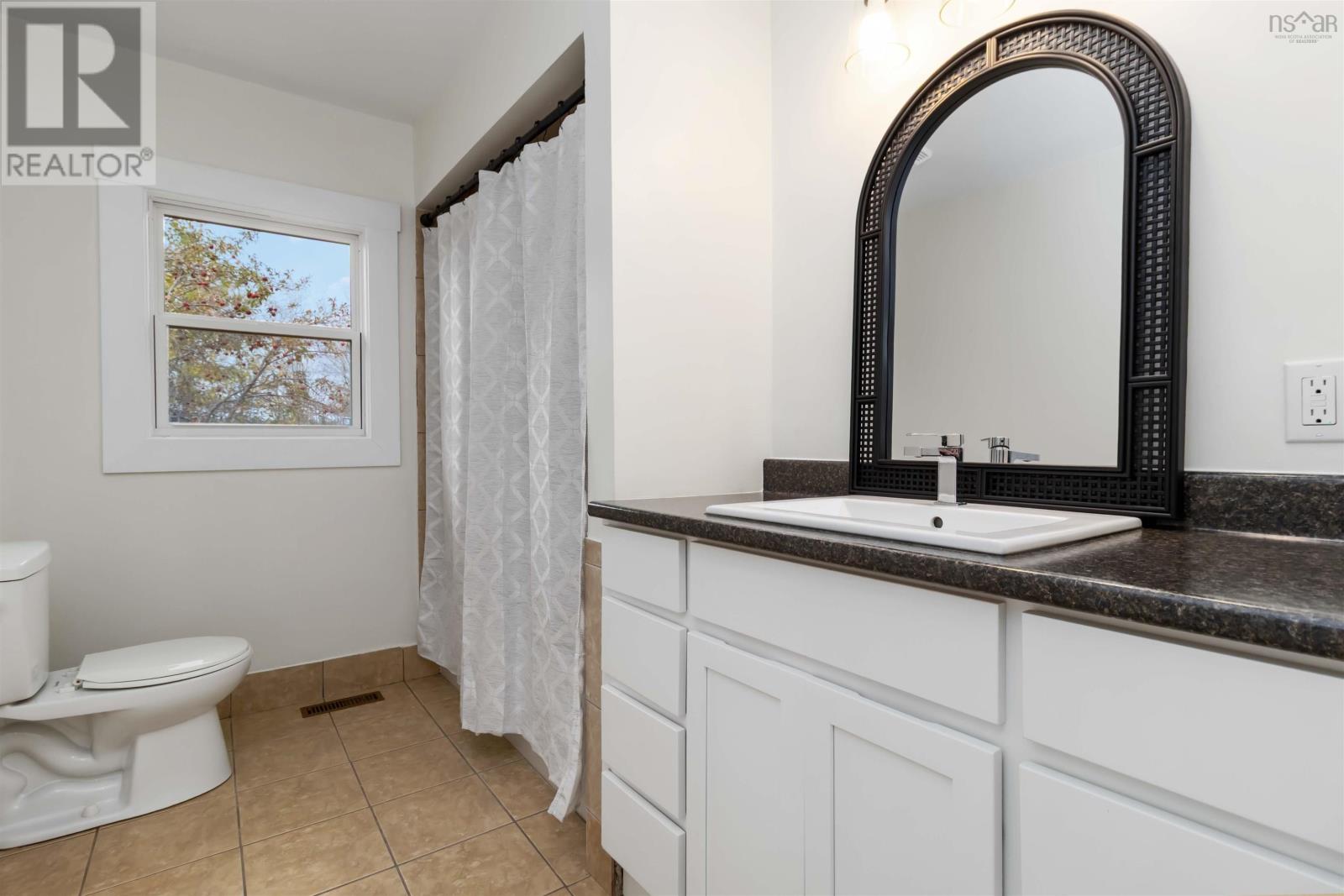 27 Countway Road, Chester Basin, Nova Scotia  B0J 1K0 - Photo 12 - 202527742