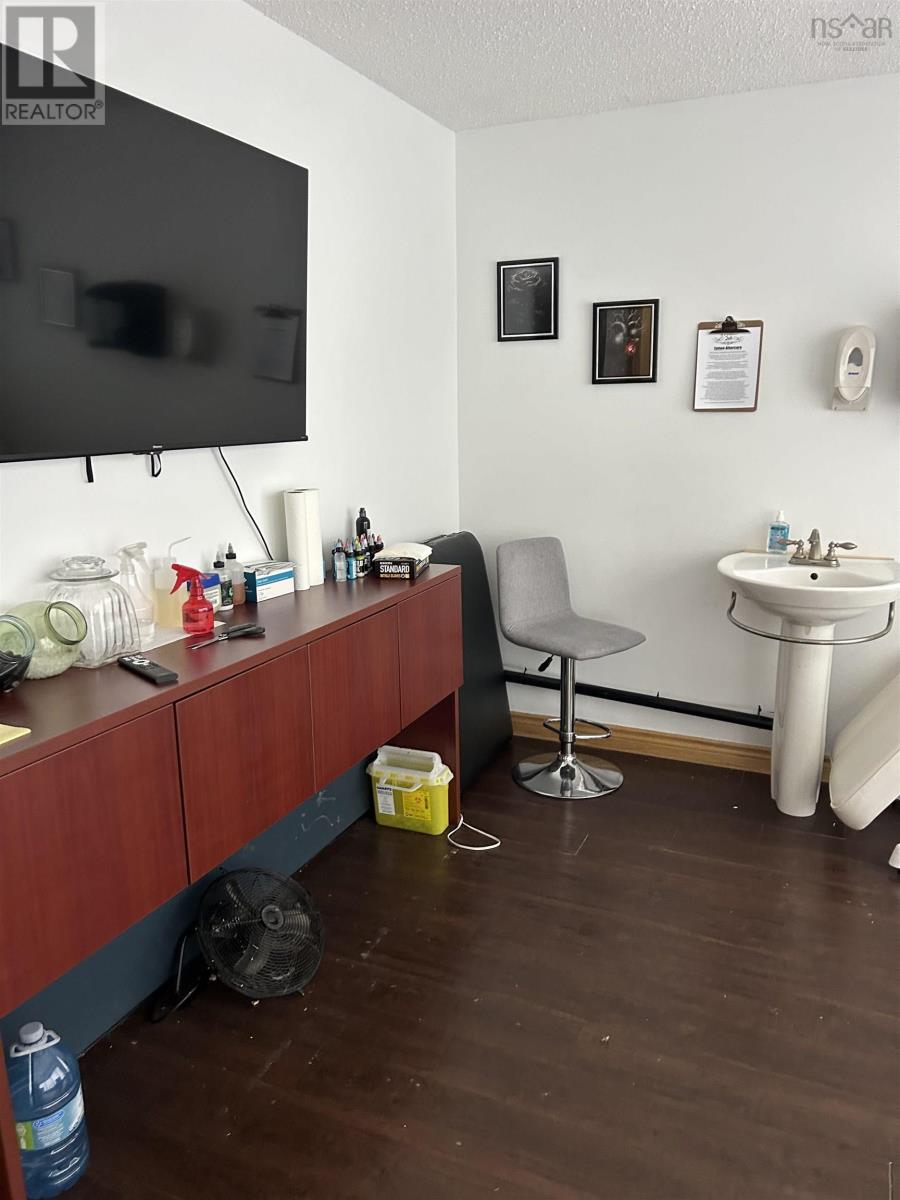 38 Mckeen Street, Glace Bay, Nova Scotia  B1A 5B9 - Photo 7 - 202527775