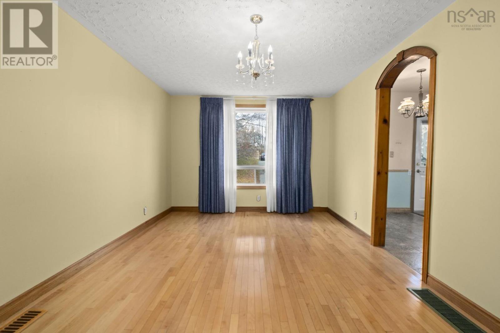 50 Forest Hill Drive, Halifax, Nova Scotia  B3M 1X5 - Photo 10 - 202527897