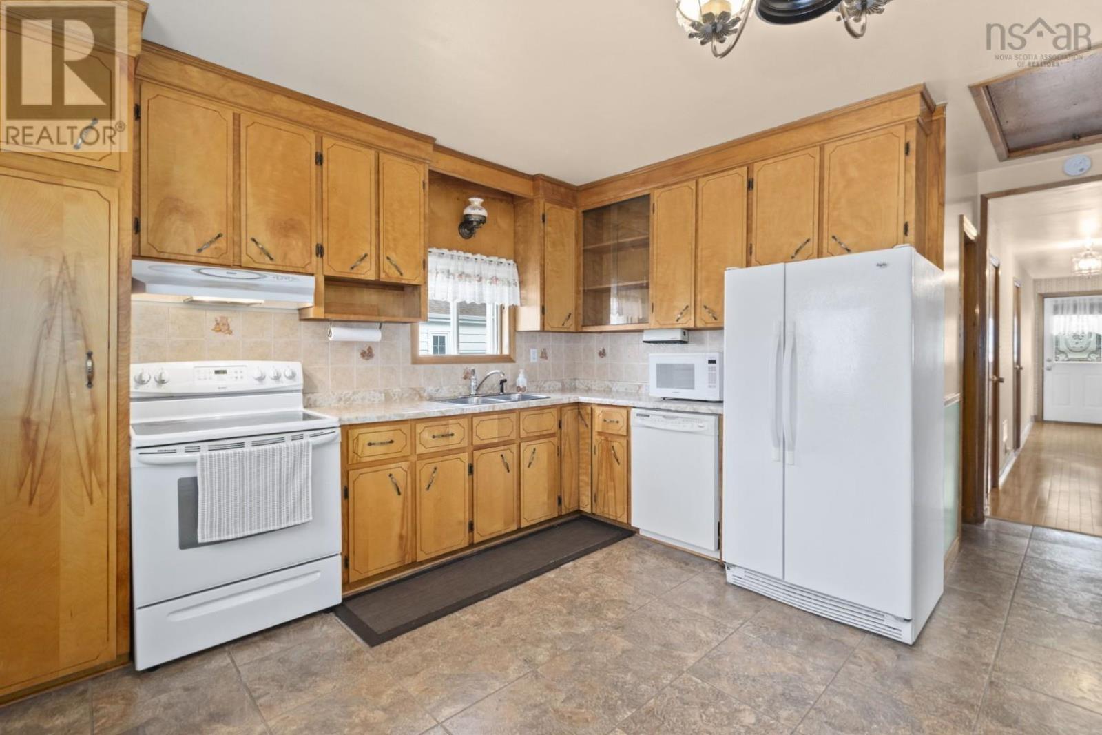 50 Forest Hill Drive, Halifax, Nova Scotia  B3M 1X5 - Photo 5 - 202527897