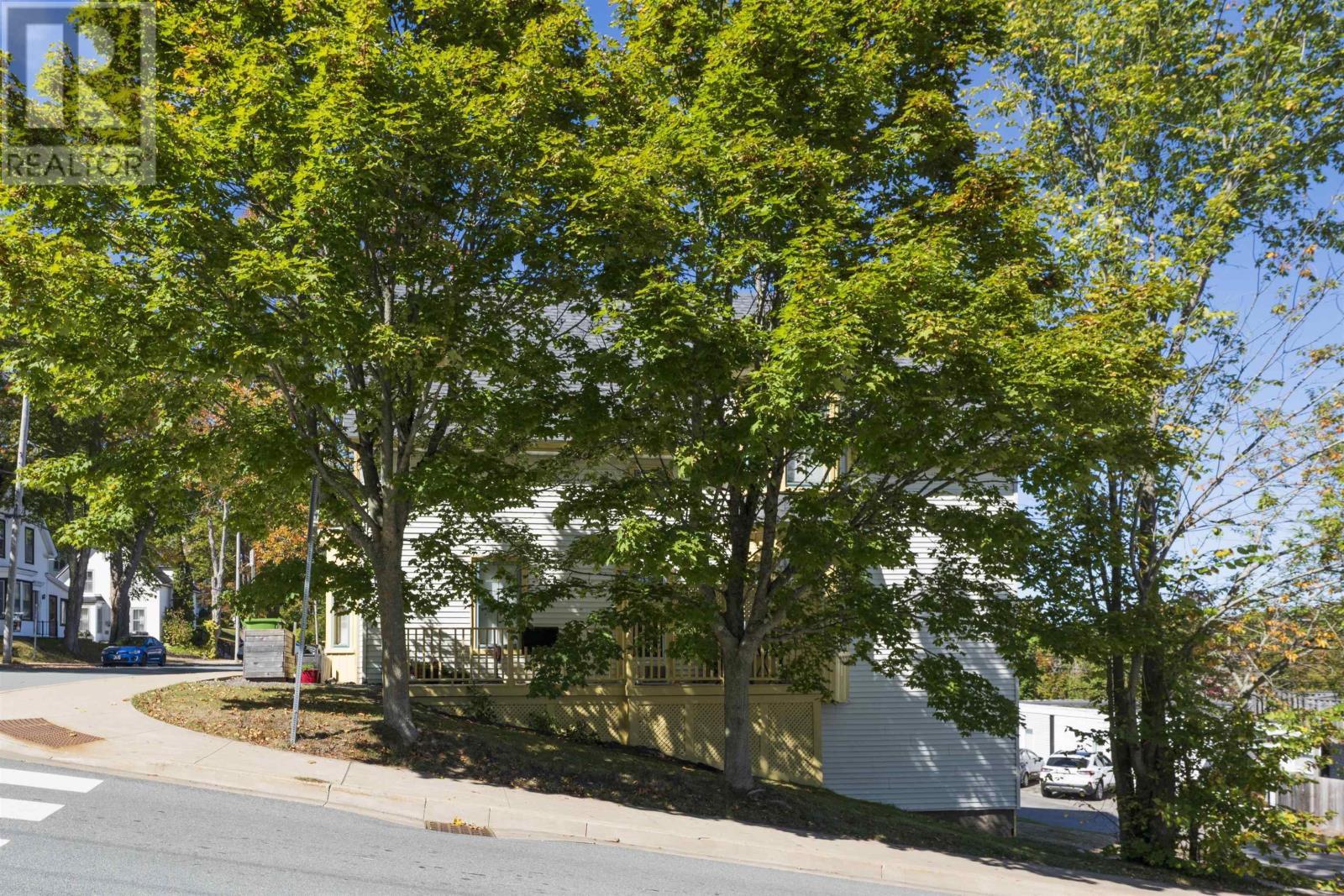 92-94 Pleasant Streets, Bridgewater, Nova Scotia  B4V 1N2 - Photo 19 - 202527896