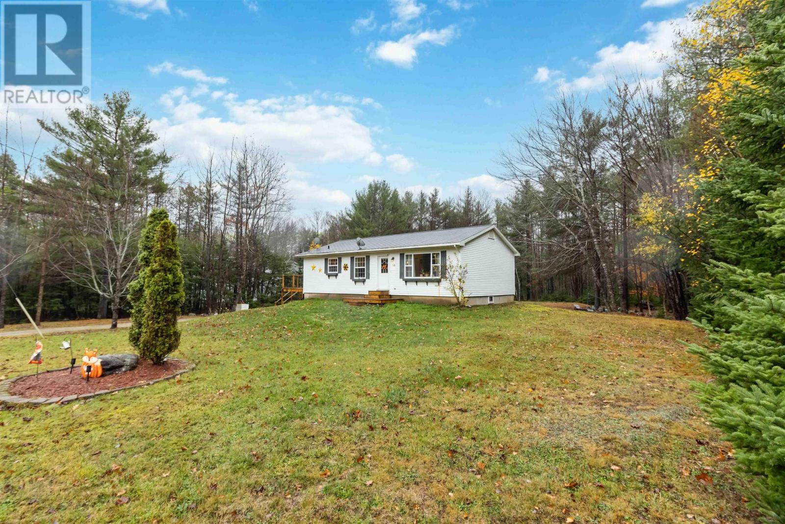 30 Heather Avenue, Dayspring, Nova Scotia  B4V 5S9 - Photo 3 - 202528171