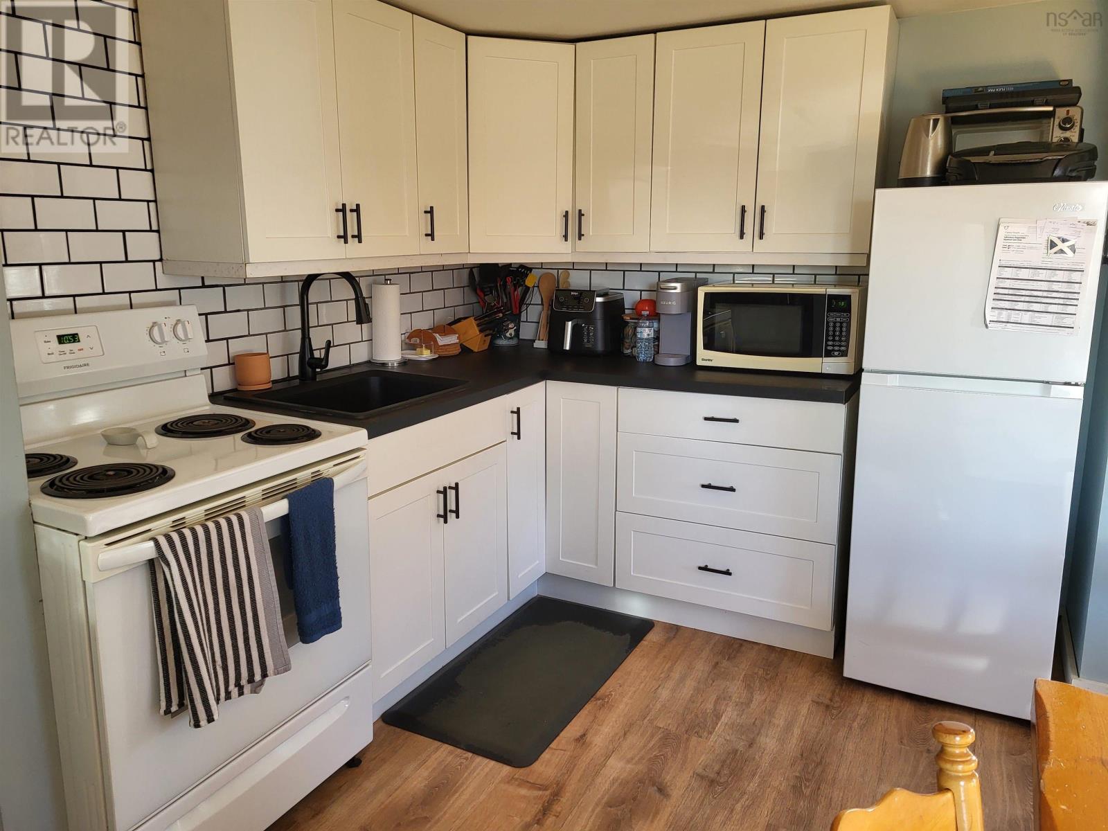 519 Inglewood Road, Beaconsfield, Nova Scotia  B0S 1C0 - Photo 3 - 202528318