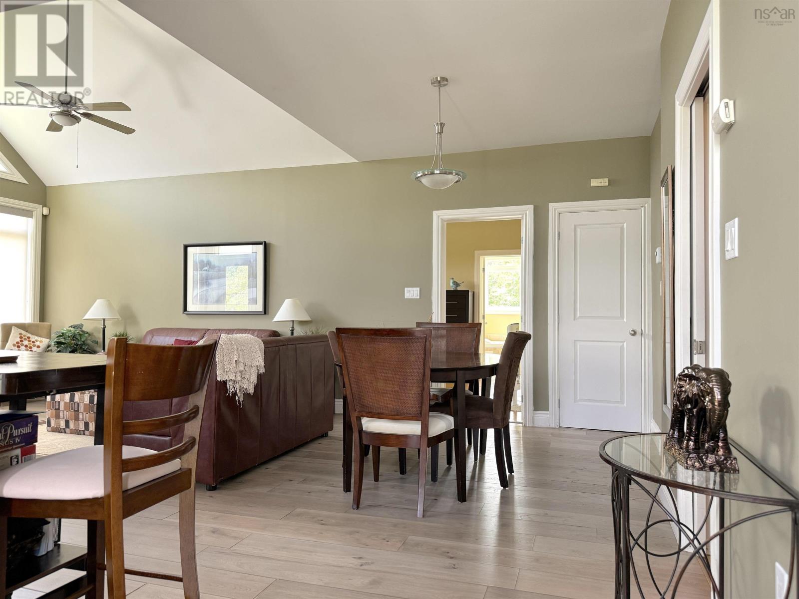 7 Bell Bay Way, Baddeck, Nova Scotia  B0C 1H0 - Photo 19 - 202528336