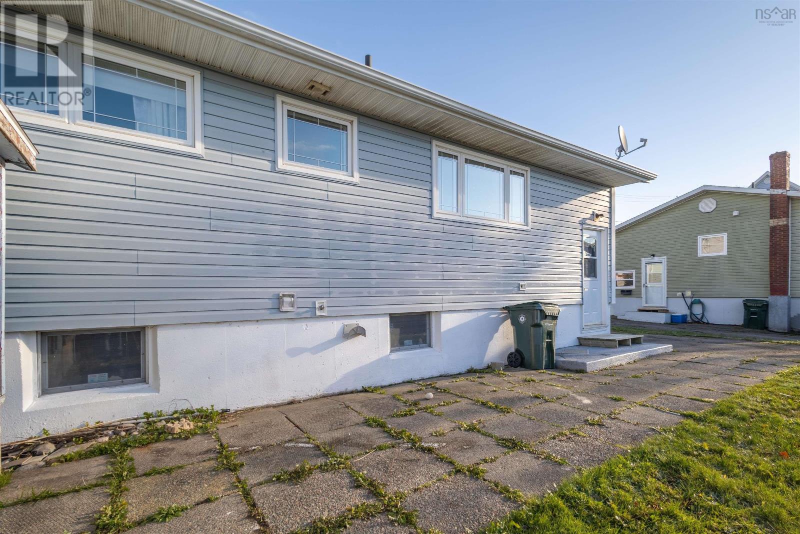 124 Legacy Street, Sydney, Nova Scotia  B1P 2X8 - Photo 4 - 202528341