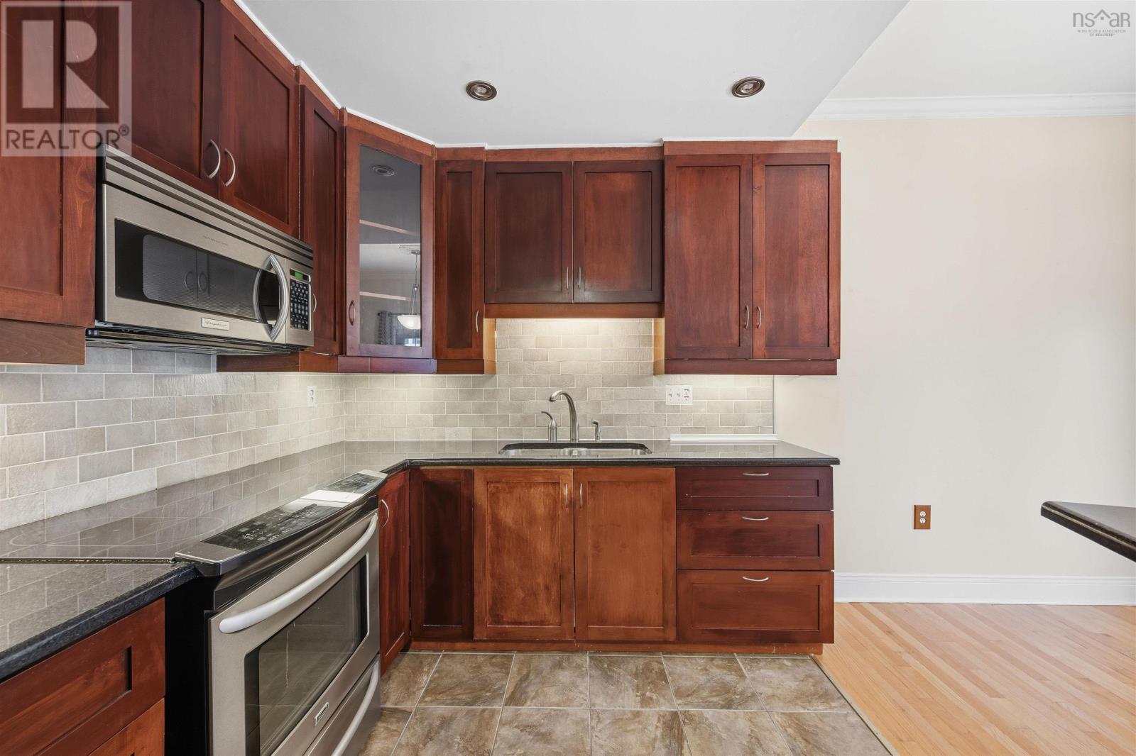 5 1049 South Park Street, Halifax, Nova Scotia  B3H 2W5 - Photo 18 - 202528410