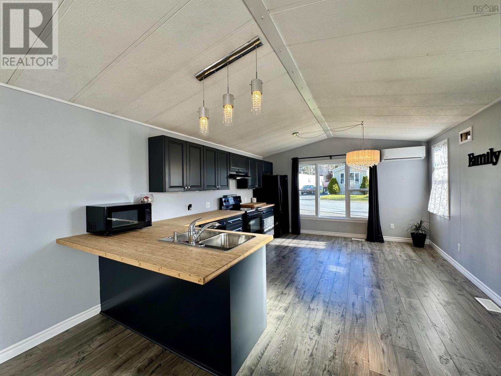 1535 Woodbine Drive, Beaver Bank, Nova Scotia  B4E 2M7 - Photo 3 - 202528420