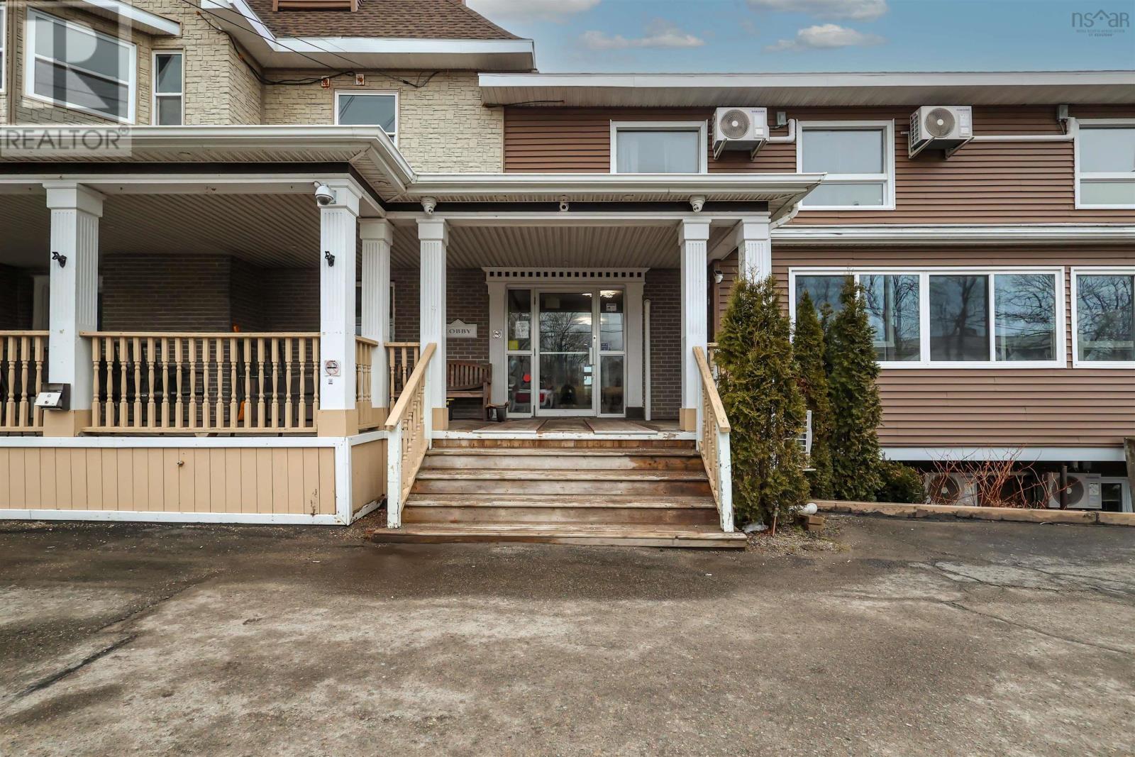 100 Kings Road, Sydney, Nova Scotia  B1S 1A1 - Photo 3 - 202528428