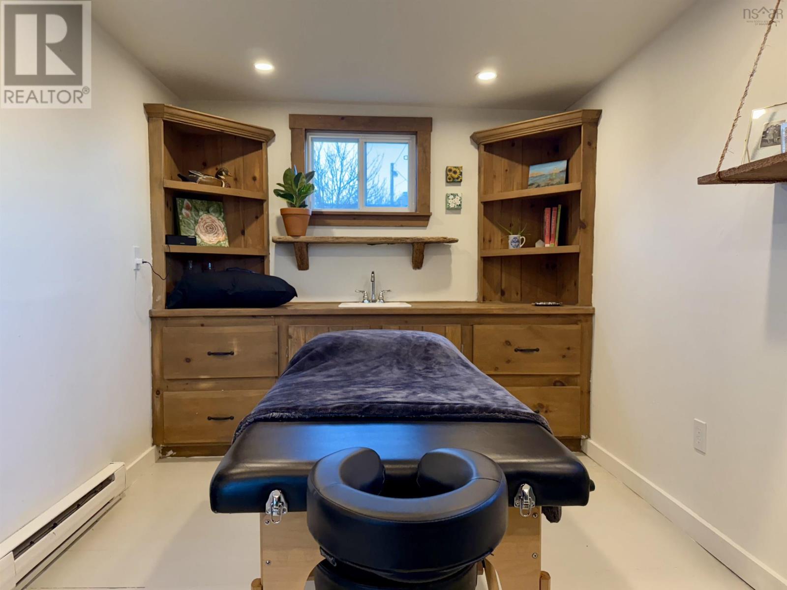 4 Beech Street, Lockeport, Nova Scotia  B0T 1W0 - Photo 8 - 202528463