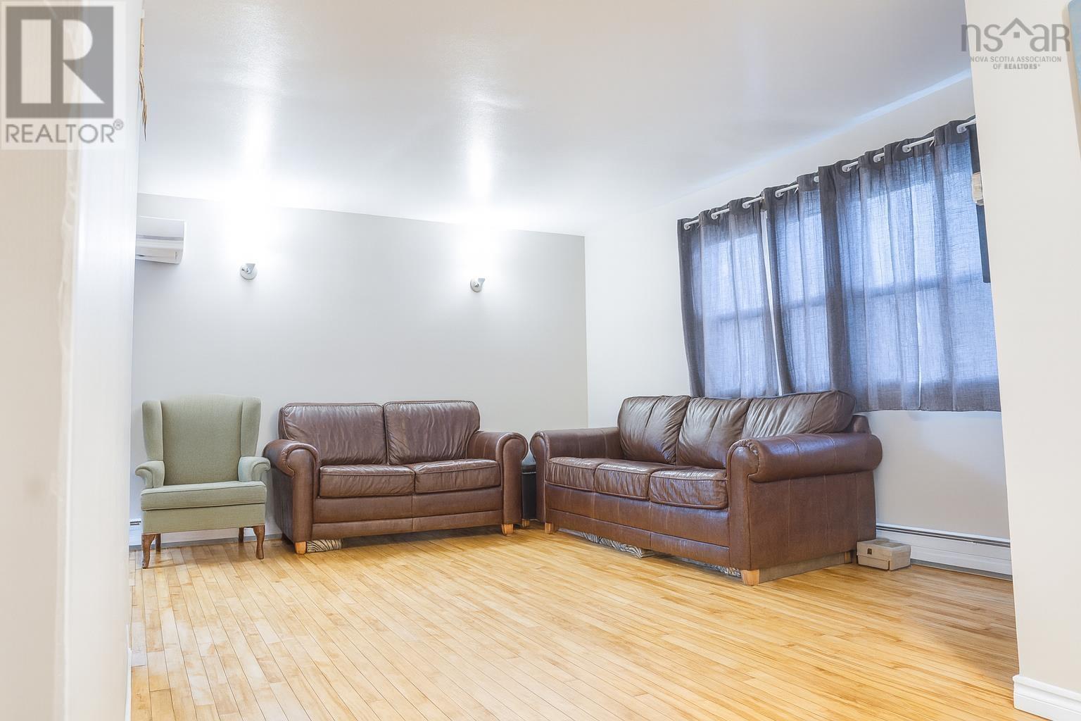 32 Common Street, Sydney, Nova Scotia  B1P 3L1 - Photo 11 - 202528477