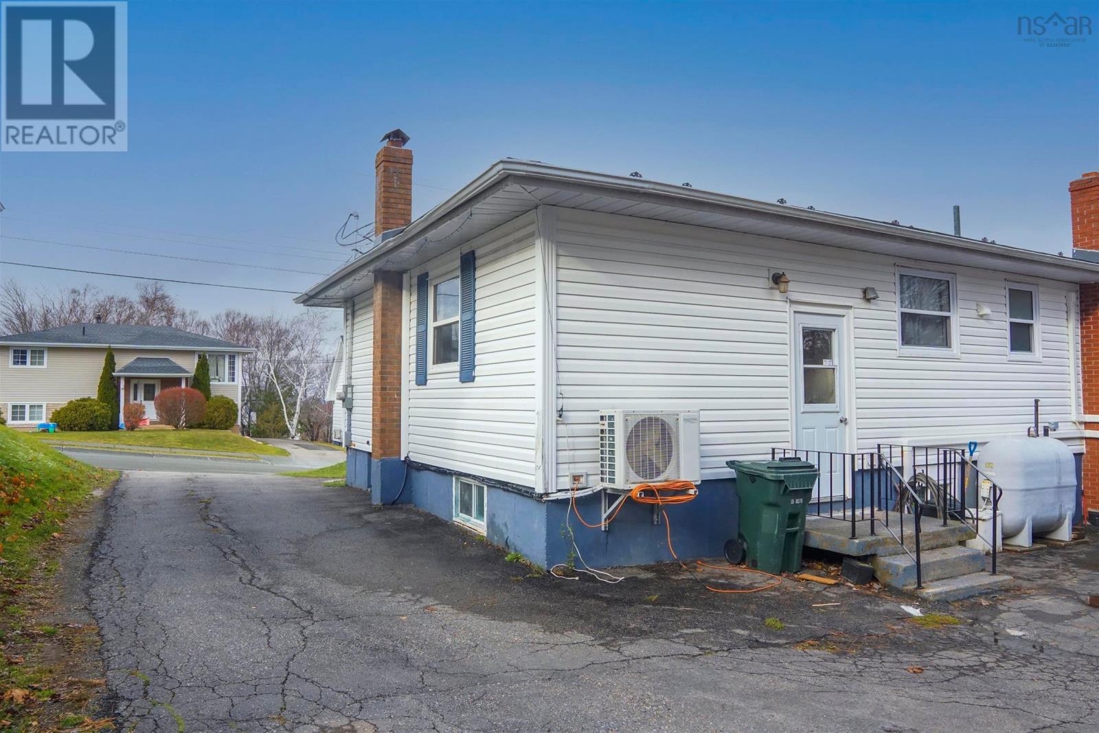 32 Common Street, Sydney, Nova Scotia  B1P 3L1 - Photo 3 - 202528477