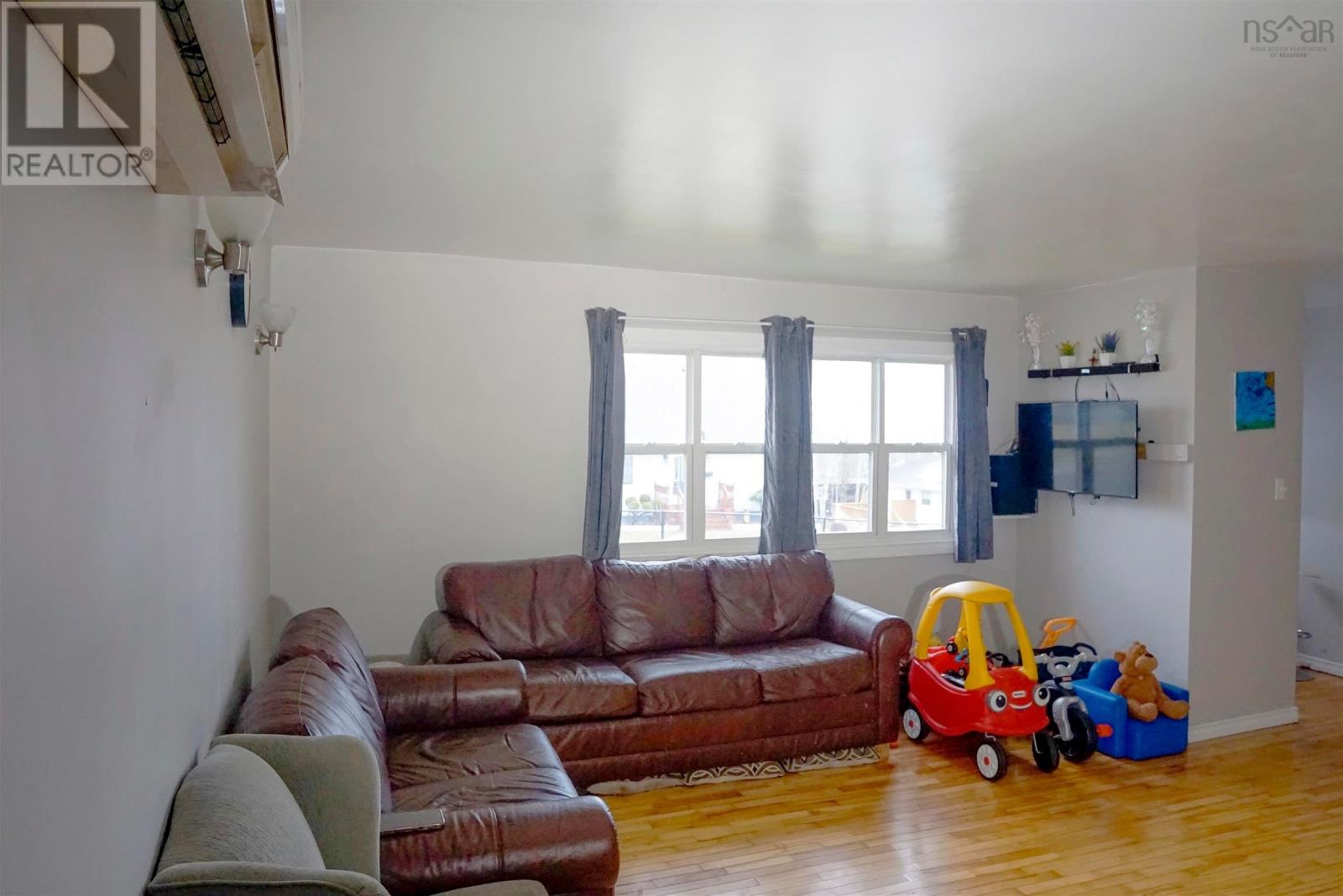 32 Common Street, Sydney, Nova Scotia  B1P 3L1 - Photo 8 - 202528477